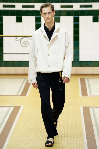 Look 2